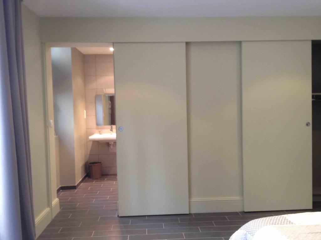 Chambre D'Hotes Les Rives De La Tronne Mer Bilik gambar